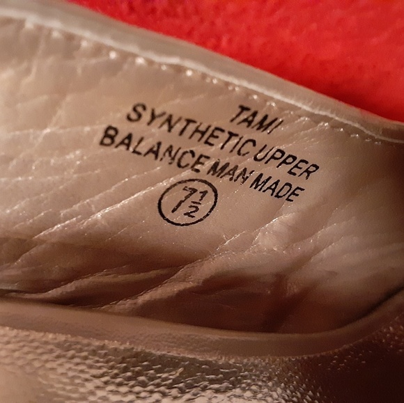 Shoes - Picture 3 of 7